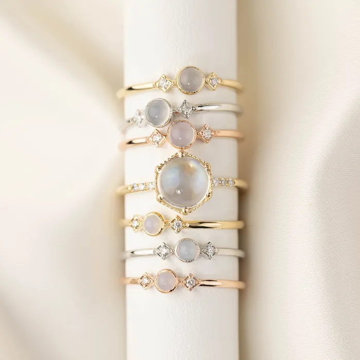 Rings Envero Jewelry Grace Ring 18ct Rainbow Moonstone
