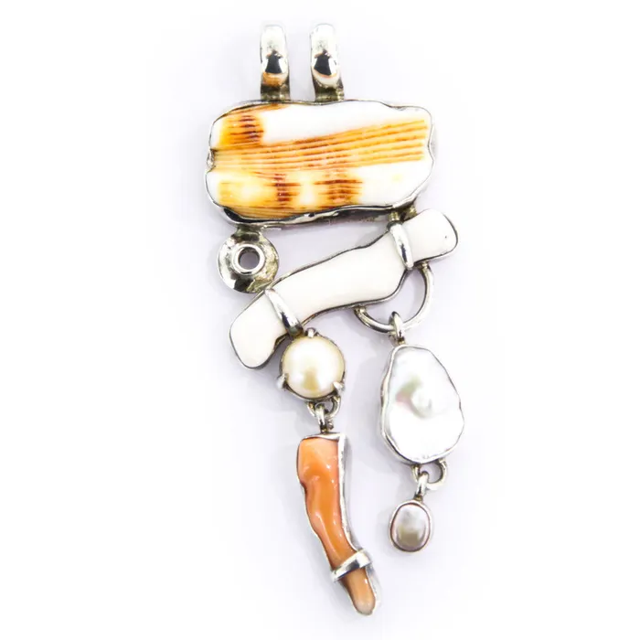 Nanni Gabriella Necklaces Pendant with Lion Foot and Pearls