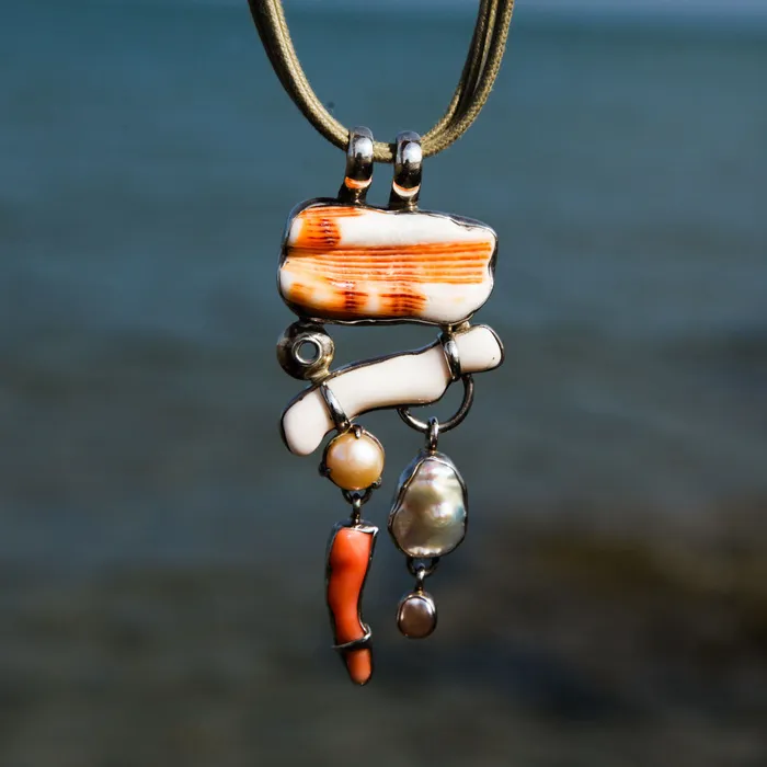 Nanni Gabriella Necklaces Pendant with Lion Foot and Pearls