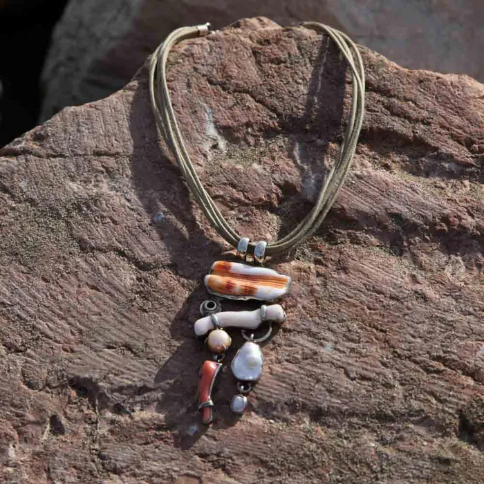 Nanni Gabriella Necklaces Pendant with Lion Foot and Pearls