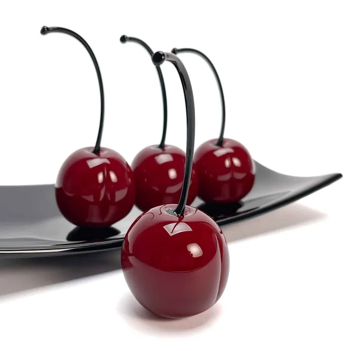 Set 4 Big Cherries with Black Plate Love and Elegance Murano Glass MuranoVItrum Rings Set 4 Big Cherries with Black Plate Love and Elegance Murano Glass MuranoVItrum Rings
