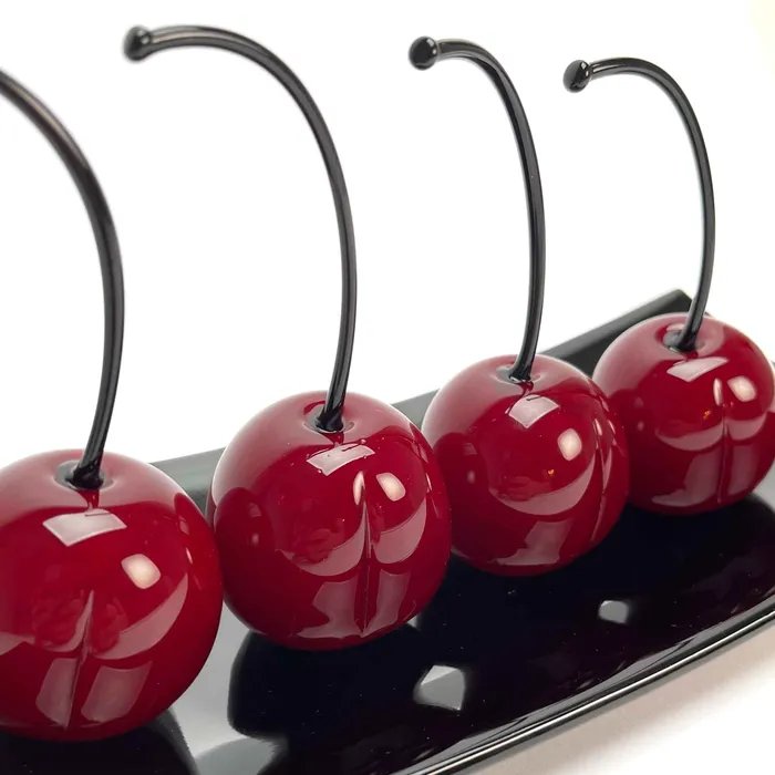 Set 4 Big Cherries with Black Plate Love and Elegance Murano Glass MuranoVItrum Rings Set 4 Big Cherries with Black Plate Love and Elegance Murano Glass MuranoVItrum Rings