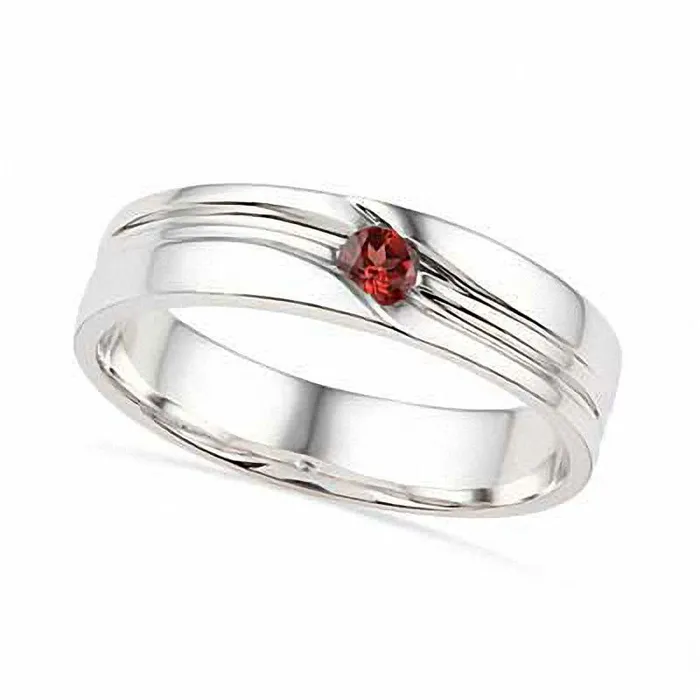 Rings Garnet Ring in Sterling Silver Goldia