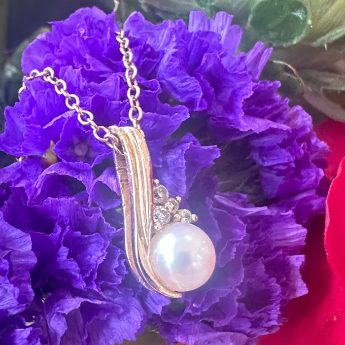 10 Karat Yellow Gold Cultured Pearl Diamond Necklace 43500190 ONeills Estate Jewelry Necklaces